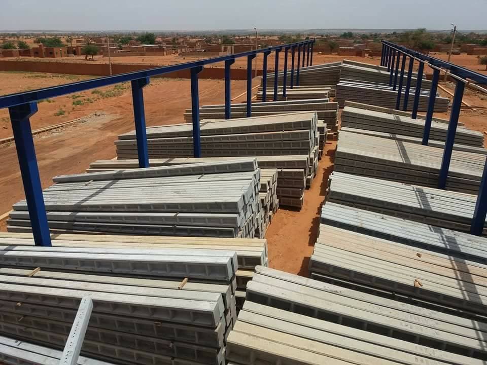 Poteau conique précontraint